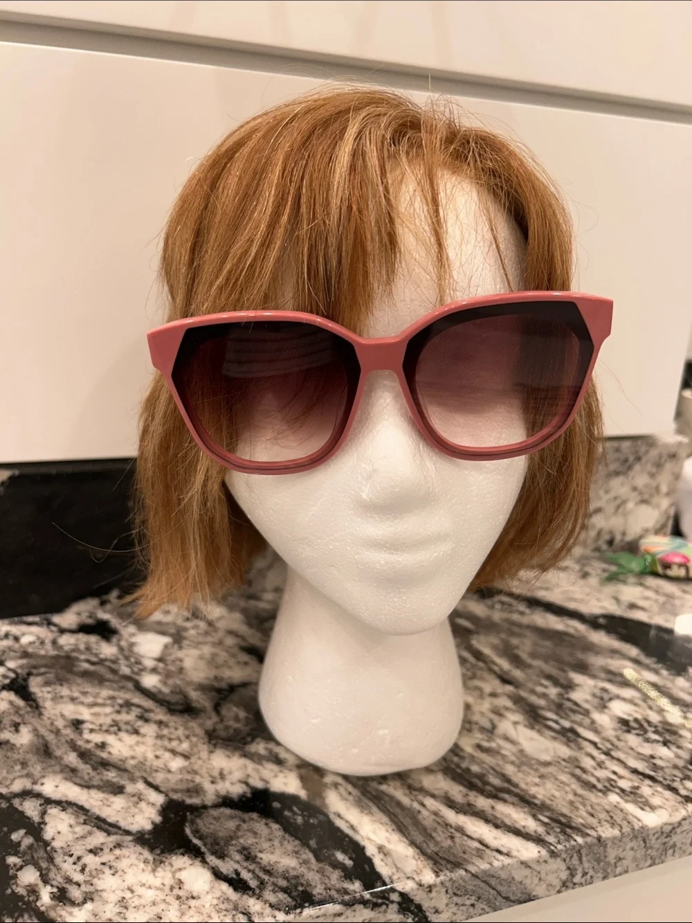 Diff Eyewear Matte Pink Cat-Eye Sunglasses with Gradient Lenses